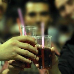Alcol ogni giorno per il 21% degli italiani  Si comincia a undici anni