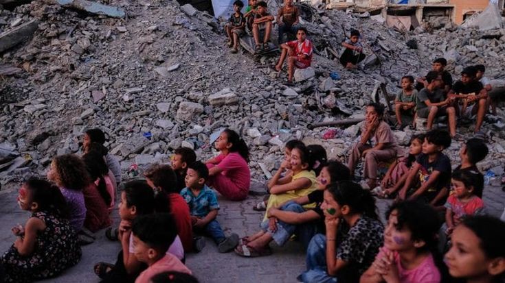 A Gaza il ritorno sui banchi è lontano: “Per il terzo anno di fila i miei figli non vanno a scuola”
