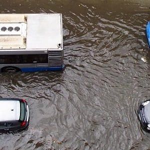 Salerno in tilt per la pioggia