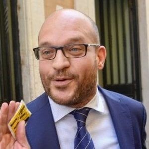 Fontana su aborto: "Lo stato aiuti le donne a non farlo"