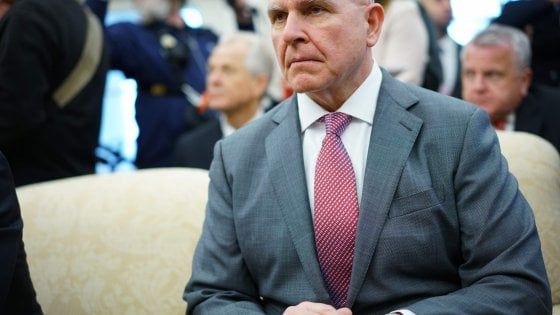 Trump ne licenzia un altro: fuori McMaster arriva Bolton