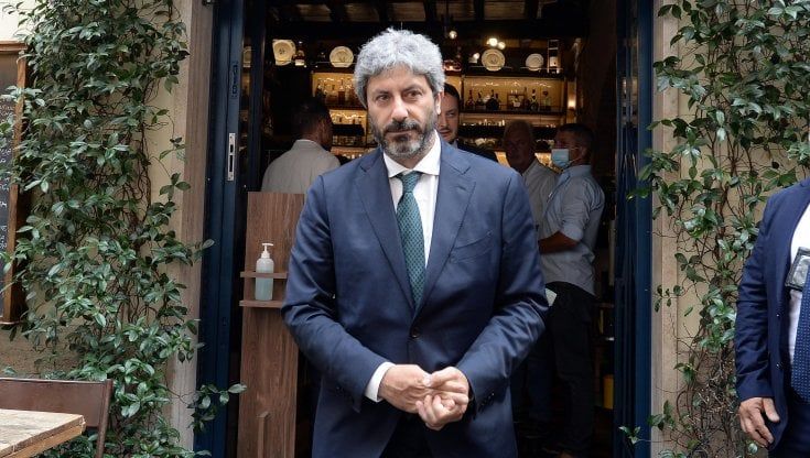 “È grazie alla regola sul doppio mandato se siamo credibili”, il passo di lato di Fico che non molla i suoi