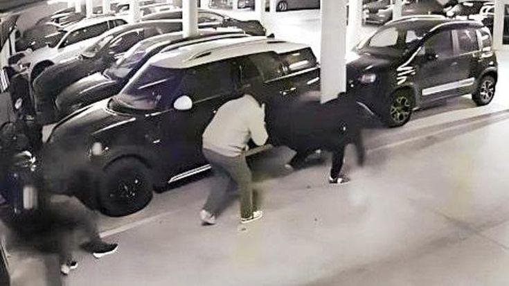 I rapinatori della Gran Madre colpirono già in piazza Bernini: nei guai l’amico della vittima