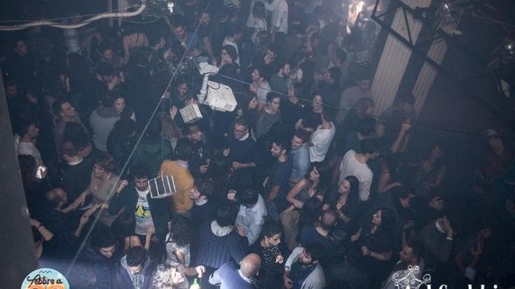 No, il veglione no:la città che balla per salutare il ’25