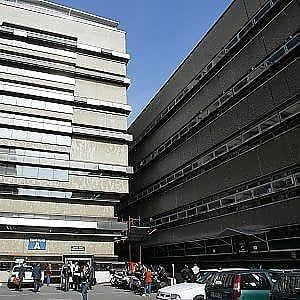 Roma, "alleggeriti" conti correnti di tre anziane: direttrice di banca a processo per furto
