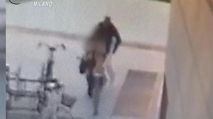 La paura di mattina e l’happy hour di sera: le due facce di piazza Gae Aulenti