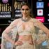 india, un film scatena la protesta nazionalista indù: la taglia  per decapitare una star di Bollywood