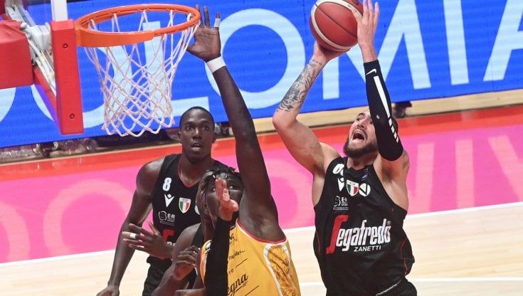 Basket, serie A: la Virtus Bologna si rialza, vincono anche Trieste e Trento