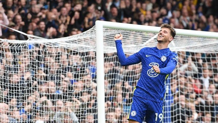 Il Chelsea è un rullo, travolto 7-0 il Norwich. Passeggia anche il City. Prima gioia per Ranieri