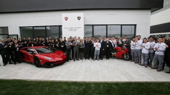 Sei mesi a scuola, poi in fabbrica (pagati): via al modello Lamborghini-Ducati
