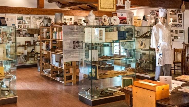 Arte sì, ma “cucinaria”: il piccolo museo che racconta la storia di cuochi e camerieri
