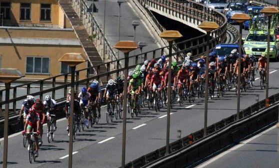 In cinquantamila per il Giro d'Italia la corsa rosa da Genova a Savona<br />&nbsp;