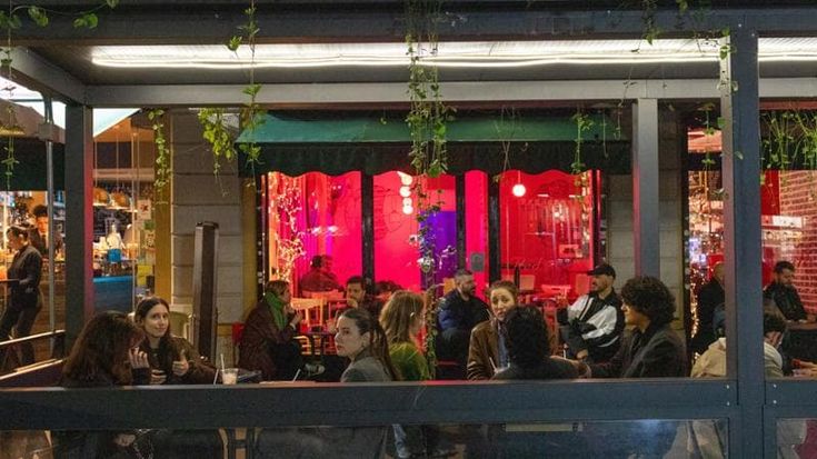 Dehors aperti fino alle due, la mediazione possibile per il coprifuoco nelle zone della movida a Milano