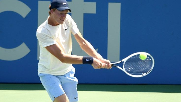 Tennis: Sinner vola nei quarti a Washington, Federer dà forfait a Toronto e Cincinnati