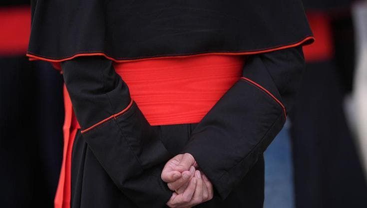 Le mosse dei corvi verso il Conclave. Il Vaticano: fake news sulla salute di Parolin