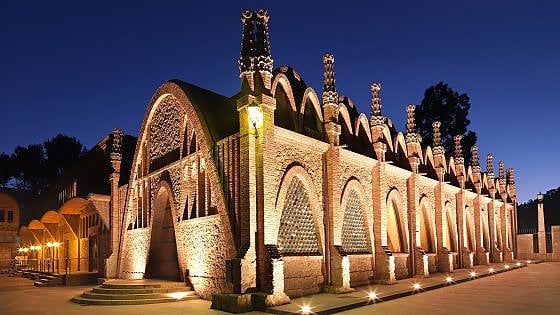 Spagna: nella capitale del Cava l'orgoglio delle cantine moderniste