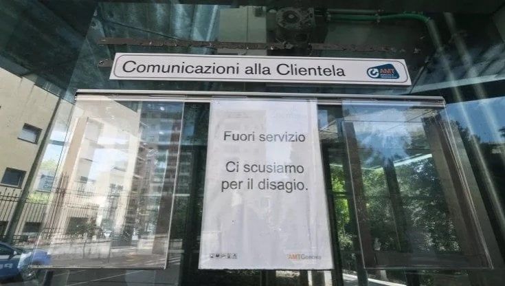 Genova, il Comune fa causa per l'ascensore dello scandalo, finito anche nel mirino di "Striscia la notizia"