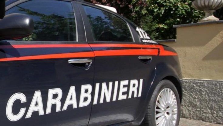 Castelnovo Sotto: uccide la madre della compagna a coltellate davanti a lei e al figlio di 4 anni