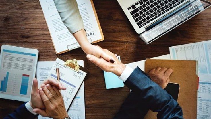Più vulnerabili per colpa dell'inflazione: per risparmiare, i consumatori si assicurano meno. E si espongono a più rischi
