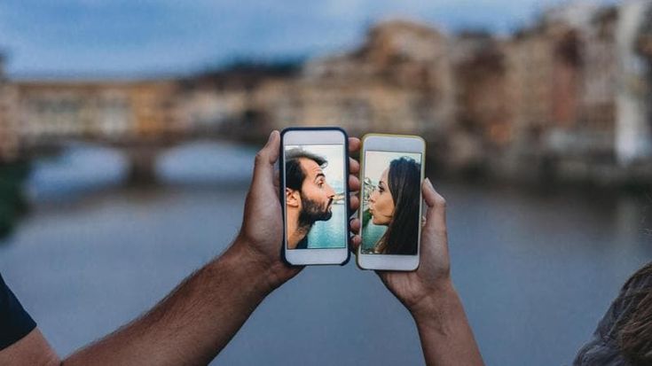 “Dimmi cosa leggi”: nelle app di incontri ora ci si sceglie così