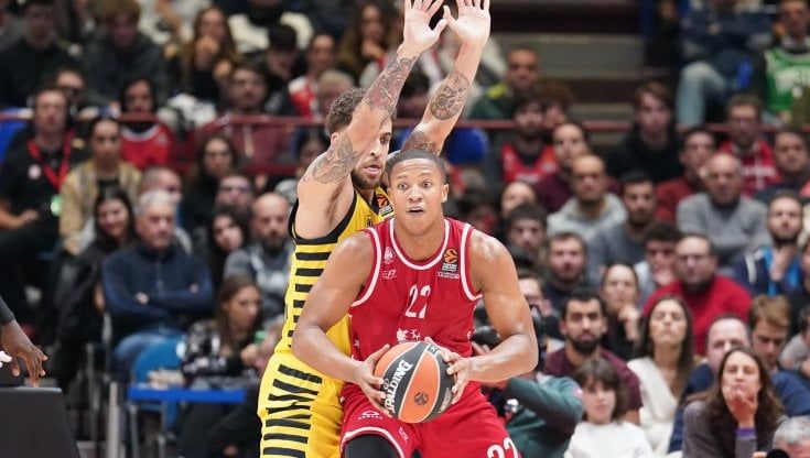 Eurolega, il cuore non basta: Milano cade anche con il Fenerbahce, sesto ko di fila