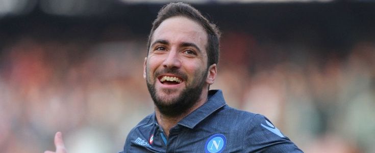 Il sindaco de Magistris: "Spero fortemente che Higuain resti a Napoli"