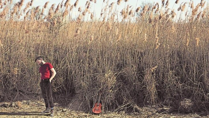 Intervista a Vasco Brondi: "Non più solo musica, ora faccio yoga"