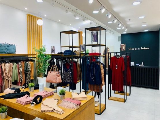 Giorgia & Johns, inaugurazione del un nuovo fashion store del brand campano nel segno di un futuro sostenibile