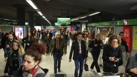 Sciopero trasporti, a Milano metrò regolare: in centro qualche disagio a causa di due cortei 