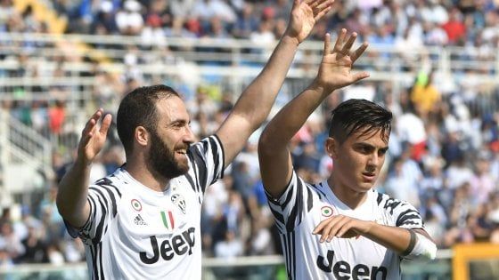 Pescara-Juventus 0-2: Higuain ipoteca lo scudetto, paura per Dybala
