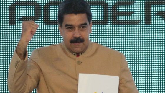 Venezuela, prelevati in casa due leader di opposizione. Le famiglie: "Maduro responsabile della loro incolumità"