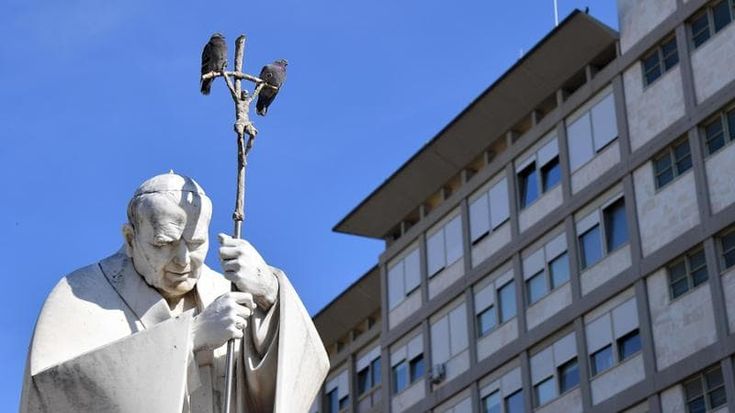 Le condizioni di Papa Francesco: “Crisi respiratoria e anemia: ecco perché è in prognosi riservata”