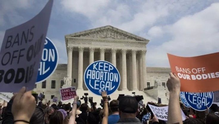 Aborto, il Canada offre aiuto alle donne americane se verrà abolito negli Usa 
