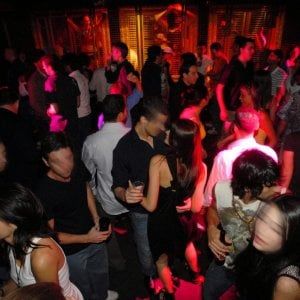 La denuncia di Gabriele Muccino: "Ragazzi tenuti fuori dalla discoteca perché neri. Stiamo sfociando nell'apartheid"