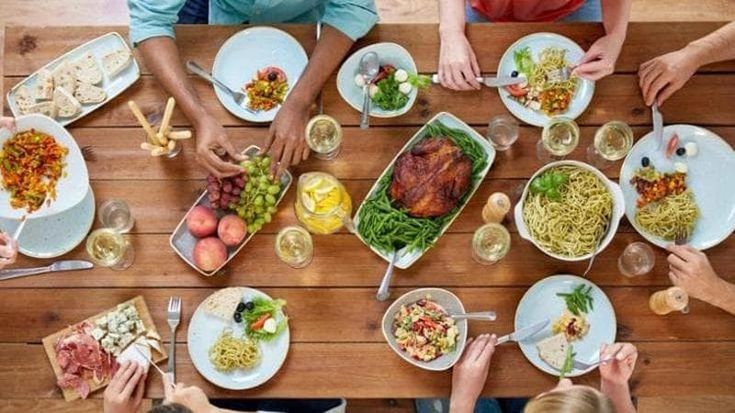 Elogio del “mangiare senza”, i segreti della cucina libera