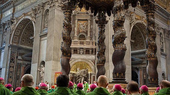 Crisi, i vescovi promettono: "Per il Giubileo aiuteremo famiglie a pagare le bollette" 