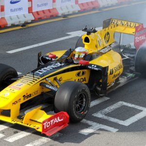 La Renault rileva la Lotus e torna in F1