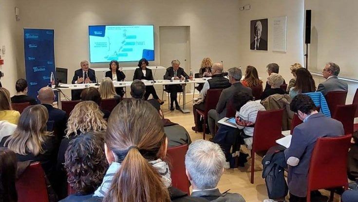 Telethon, nuovo contratto per i ricercatori: salario minimo e inquadramenti come per il lavoro subordinato
