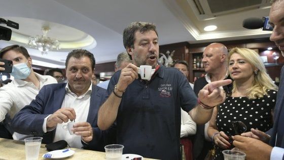 Salvini a Castel Volturno, piazza blindata: "Tornerò a Mondragone entro una settimana"