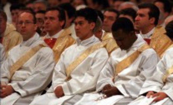 Crisi vocazioni, cinesi in tonacaIn 8 anni 78 sacerdoti in meno