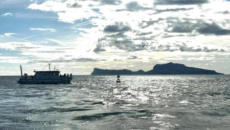 Dalla temperatura ai suoni, una boa hi-tech rivela i segreti dei fondali del golfo di Napoli