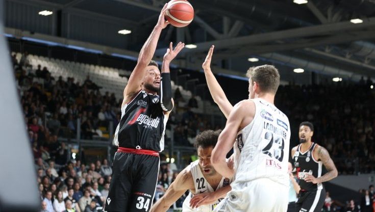 Basket: vittorie agevoli per Virtus Bologna e Milano, Brescia sorprende Tortona