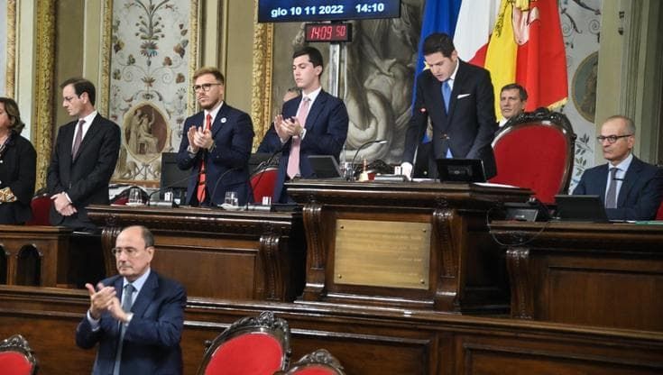 Corruzione all’Ars, Galvagno: “Vado avanti”. lo scudo del centrodestra