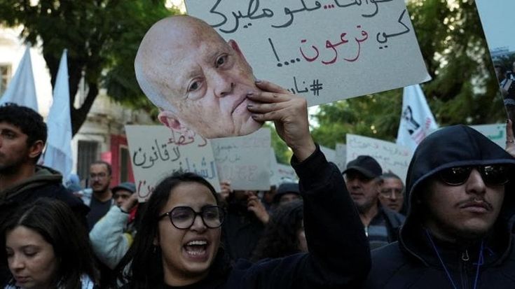 Tunisia, si intensifica la repressione delle organizzazioni nella società civile