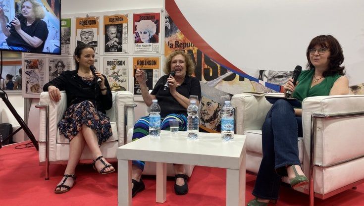 Salone del libro di Torino 2022, Amélie Nothomb ad Arena Robinson: "Un libro per dire addio a mio padre"