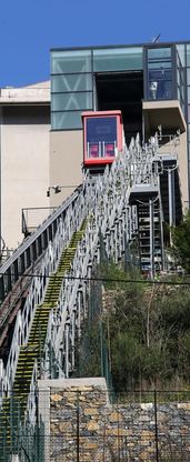 Genova città verticale. A Sampierdarena e Quezzi l'ascensore batte l'autobus