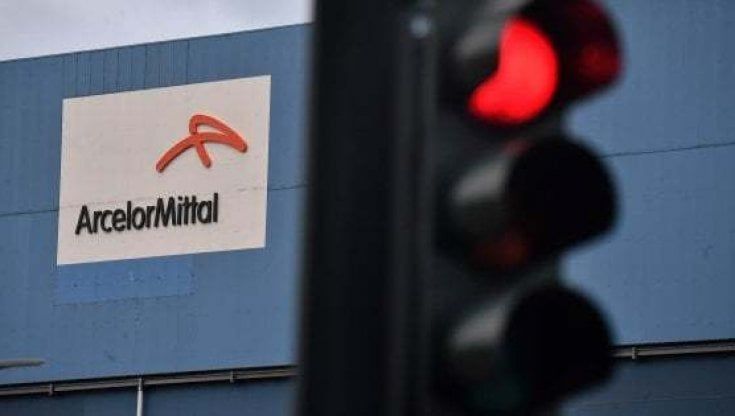 Arcelor Mittal sospende delegato sindacale. La Fiom: "Vietato denunciare problemi di sicurezza" 