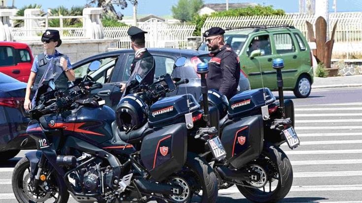 “Paga o ti rigo la macchina”. Ostia, blitz contro i parcheggiatori abusivi