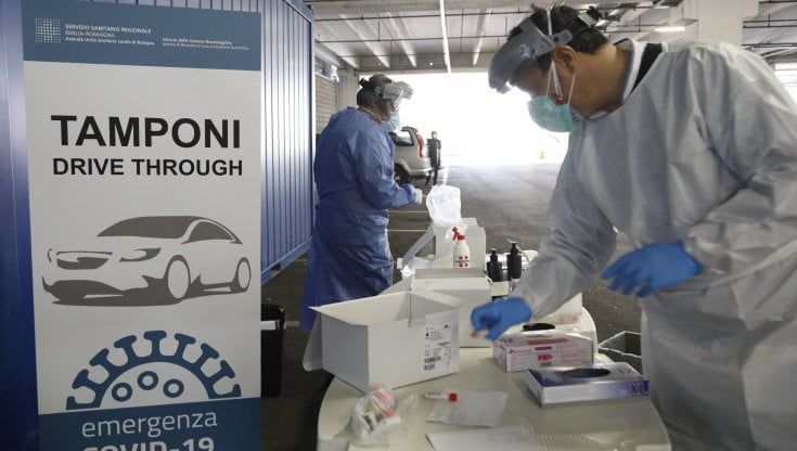 Covid, i dati del 20 ottobre: positivi in lieve calo (507), ma ancora 5 decessi