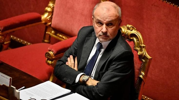 Schillaci revoca la commissione vaccini. Ira di Meloni: “Non era concordato”